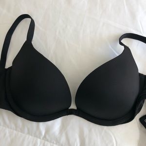 Black plunge push-up bra
